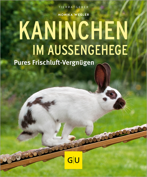 Kaninchen im Außengehege - Monika Wegler