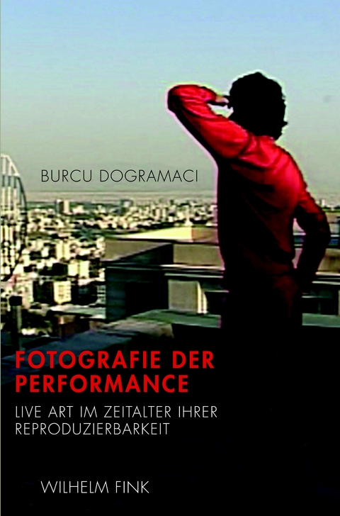 Fotografie der Performance - Burcu Dogramaci